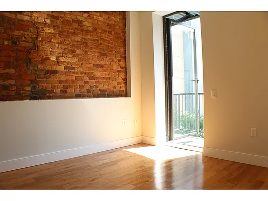 Rented by MNS | media 4