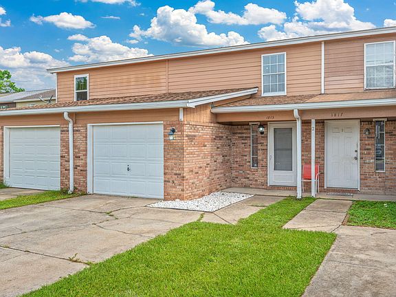 3rd image of 1815 Whispering Oaks Ln