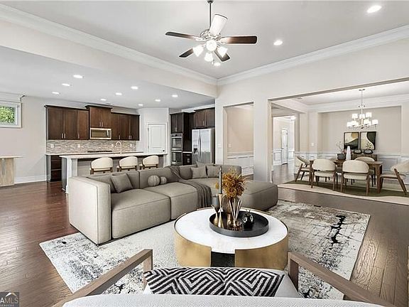 2nd image of 1810 Geranium Ln