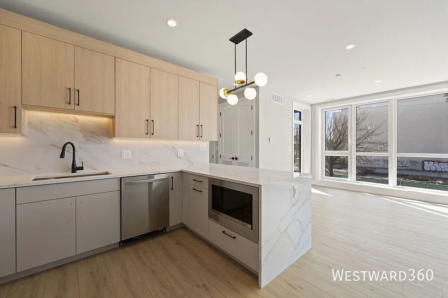 Great two bed/two bath unit near Medical Distric — Photo 3