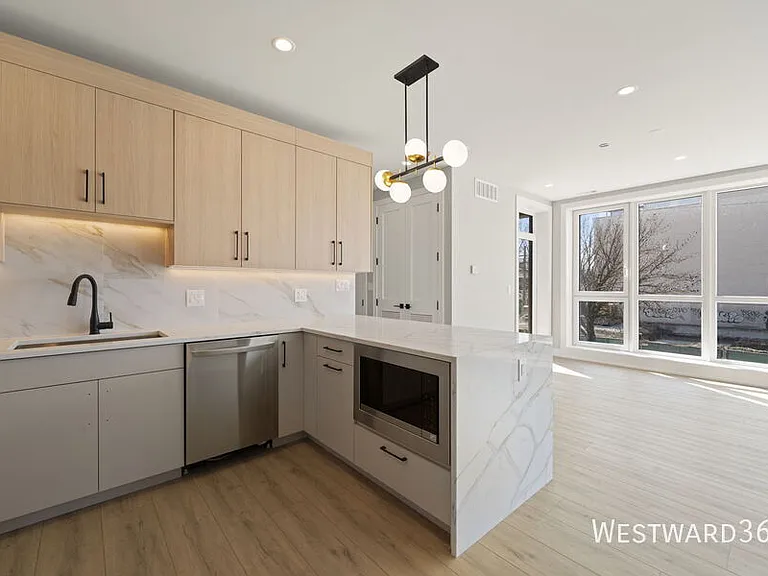 2354 W Polk St #205 — Photo 3