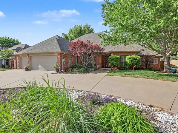 2417 Ashecroft Cir, Edmond, OK 73034