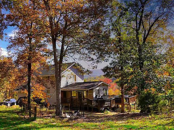 4th image of 1131 Page Valley Rd