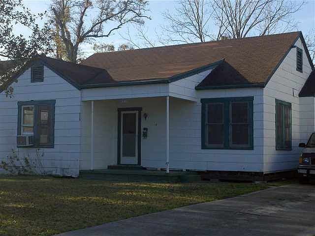 1st image of 711 Neches Ave