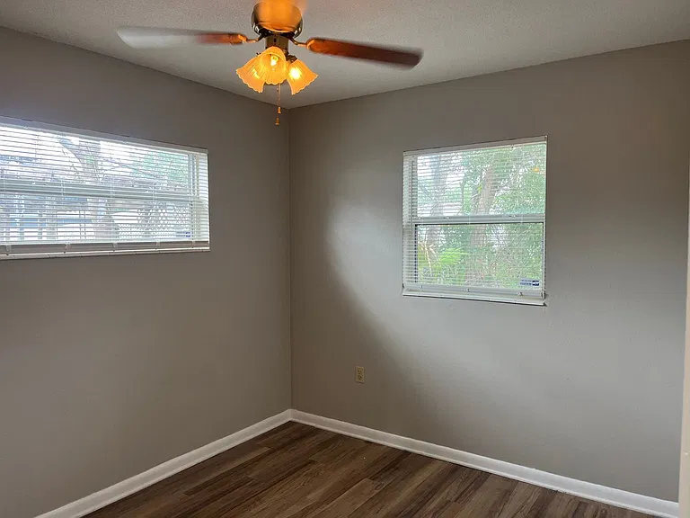917 S Alder Ave — Photo 13
