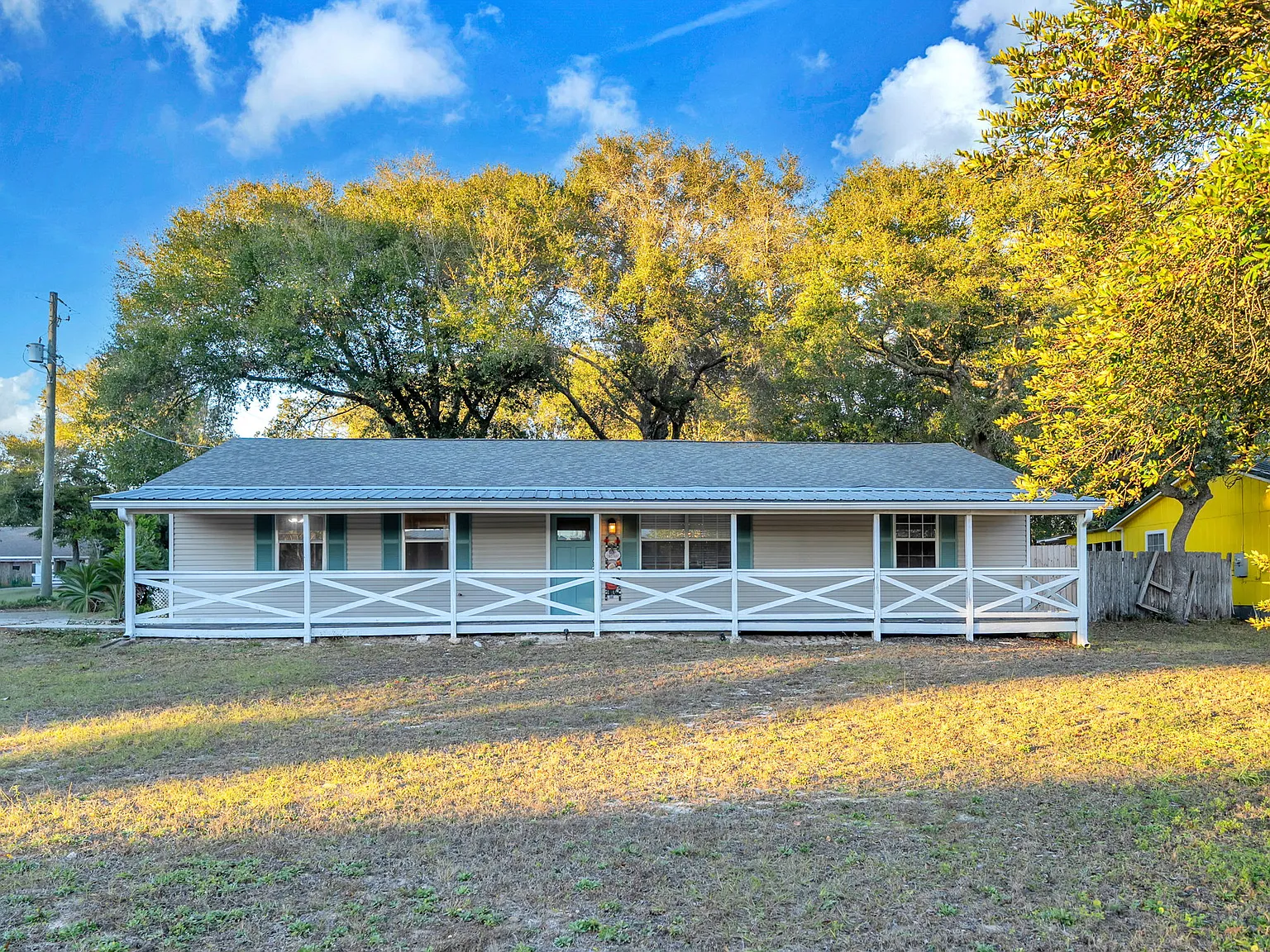 4 bed, 2.5 bath, 1620 sqft, $900 — Photo 1