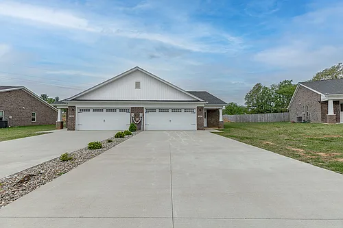 305 Breckinridge Cir Photo 1