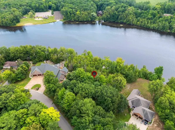 317 W Highland Dr, Oconto Falls, WI 54154