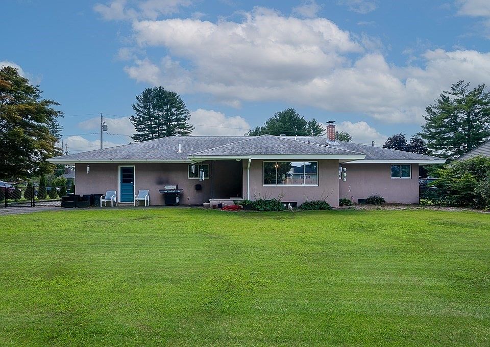 1st image of 12 Elaine St
