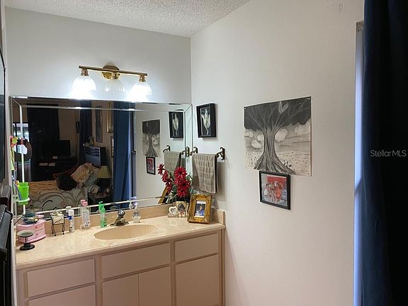 4th image of 3700 NE 18th Ct