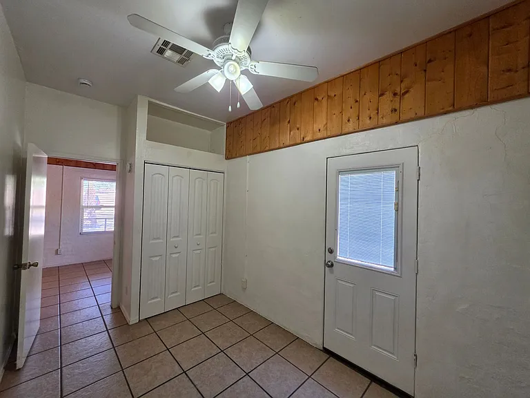 2145 W Wilshire Dr — Photo 24
