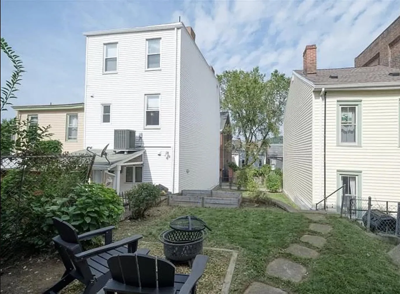 3 bed, 1590 sqft, $2,650 — Photo 4