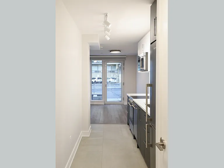 2525 Bathurst St — Photo 1