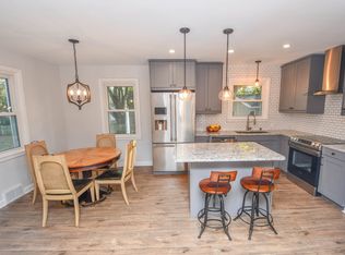 415 W River Front Dr, Glendale, WI 53217