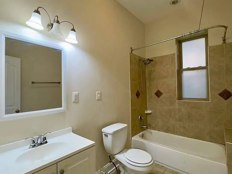 Apartments in Reservoir Hill, Baltimore, MD! — Photo 9