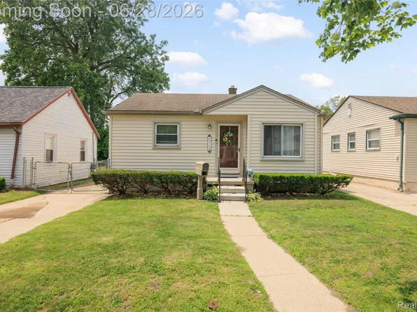 5735 N Silvery Ln, Dearborn Heights, MI 48127