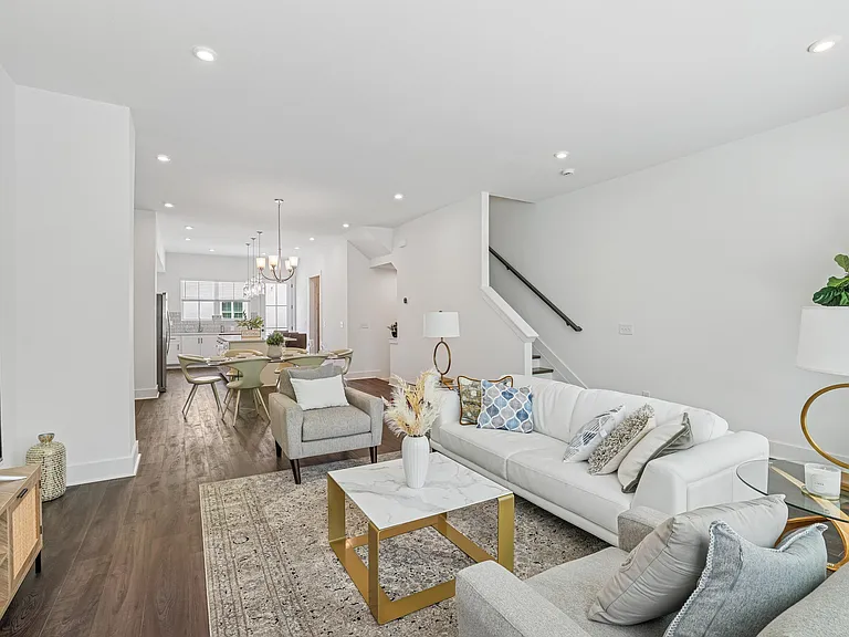 Henley Avondale — Photo 4