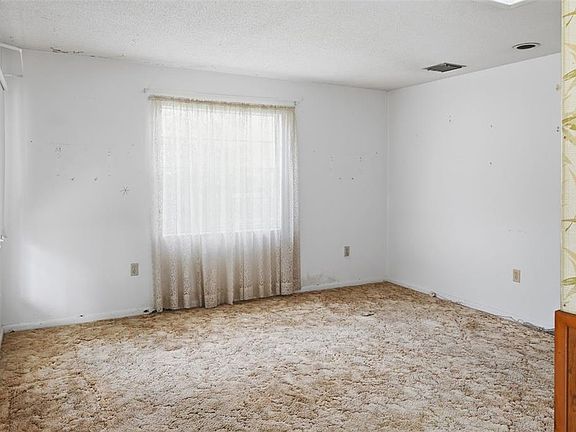 5th image of 1013 SUNWOOD LANE