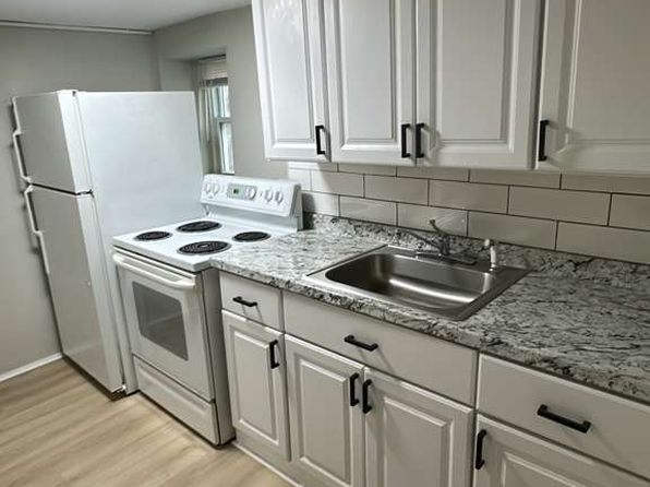 452 Mineral Spring Ave #B