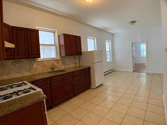 3rd image of 368 Avon Ave #1A