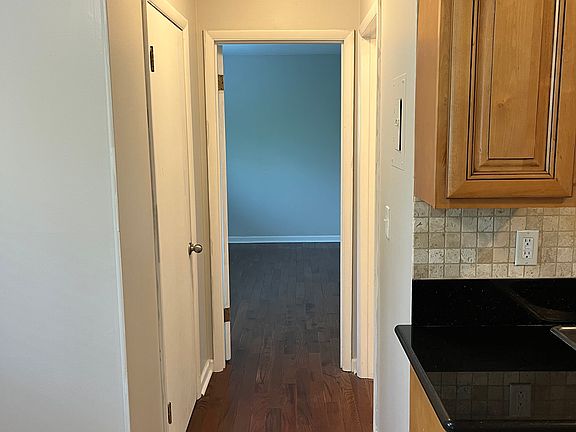 5th image of 319 Hanna Ave #C-3