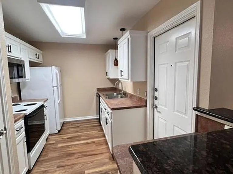 13330 Water Oak Ln #A — Photo 6