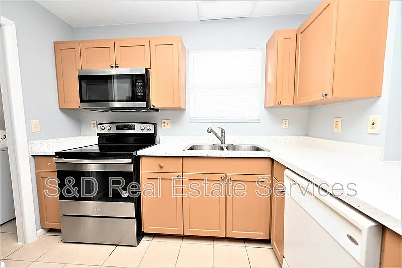 3 bed, 2.0 bath, 1200 sqft, $1,760 — Photo 4