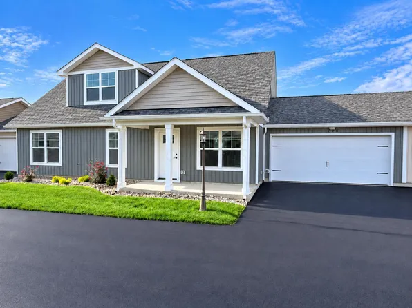 208 Cumberland Meadows Cir, Hebron, OH 43025