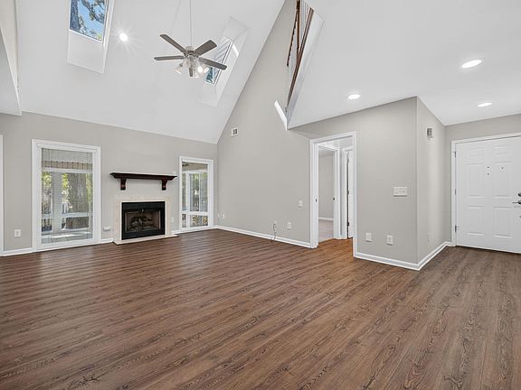5th image of 134 Forest Lake Dr