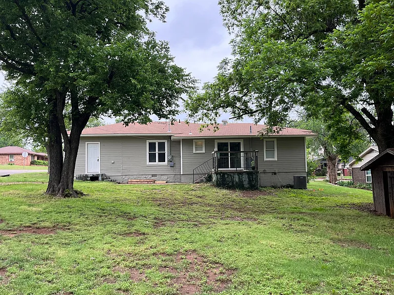 1623 W Harrison Ave — Photo 2