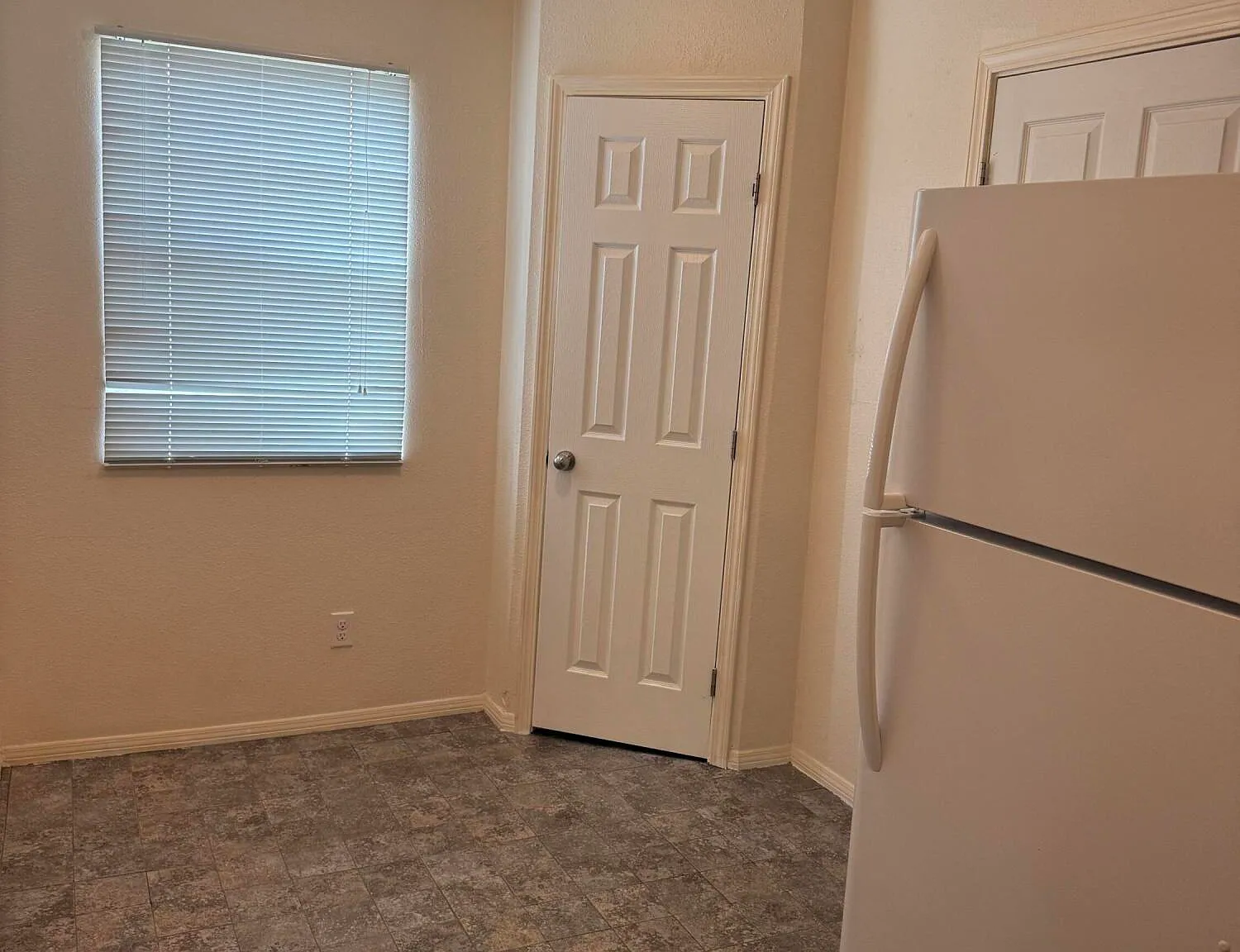 1 bed, 1.0 bath, 1410 sqft, $925 — Photo 4