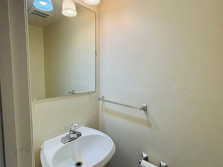100 Yorkshire Ct — Photo 10