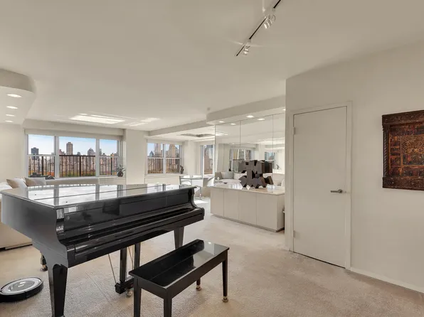 80 Central Park West image 7 of 18