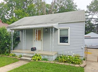 5722 N Silvery Ln, Dearborn Heights, MI 48127