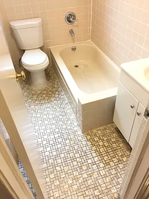 Rented by Metroline Realty | media 4