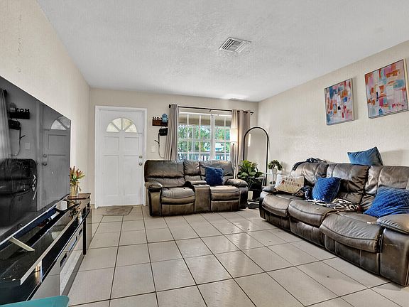 5th image of 2040 NE 2nd Terrace