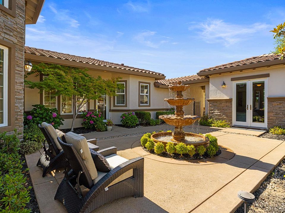 1st image of 832 Royal Troon Pl