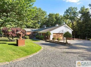25 Deans Pond Ln, Monmouth Junction, NJ 08852