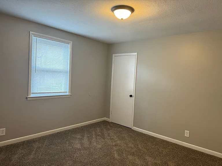 1558 Cherry Tree Dr — Photo 16