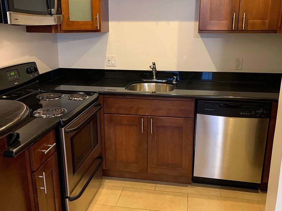1st image of 230 Oak St #22