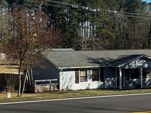 3rd image of 647 E Main St