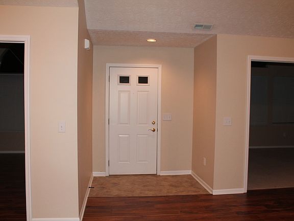 2nd image of 3741 Niblick Pl