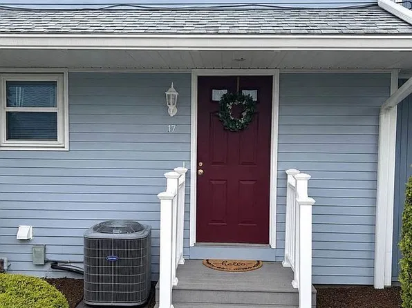 4 Smithfield Rd APT 17, North Providence, RI 02904