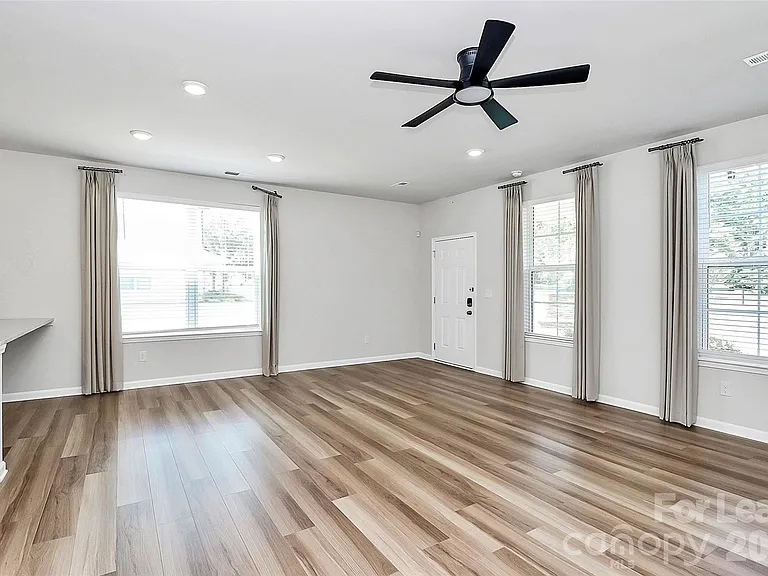 720 Herlong Ave — Photo 15