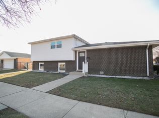 5955 110th St, Chicago Ridge, IL 60415