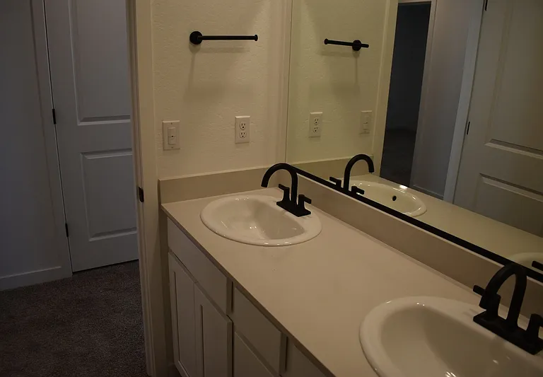 4123 Scarlet Ct — Photo 33