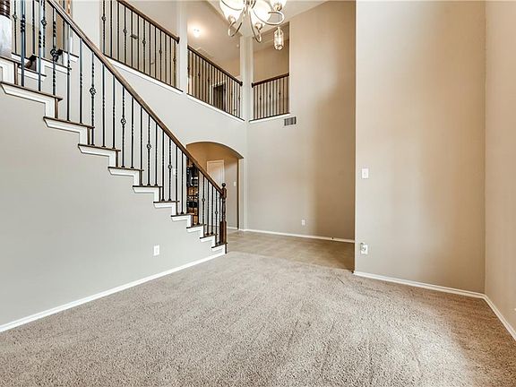 3rd image of 513 Lipizzan Ln