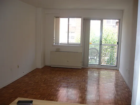 Rented by Bahar Management | media 44