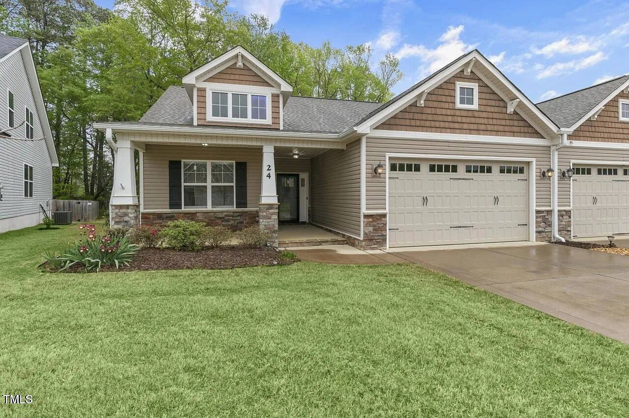 3 bed, 2.0 bath, 1610 sqft, $2,050 — Photo 1