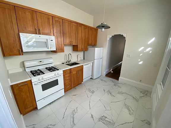 5th image of 777 Grove St Unit 1